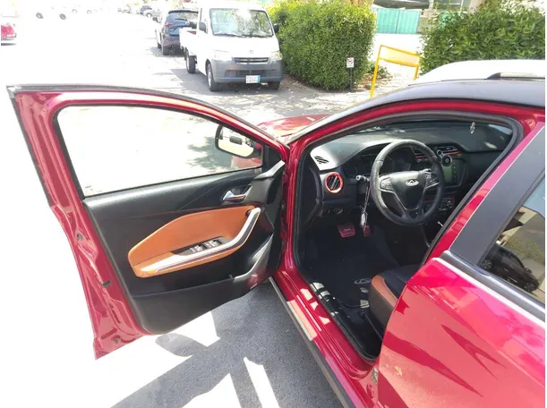 Car image 11