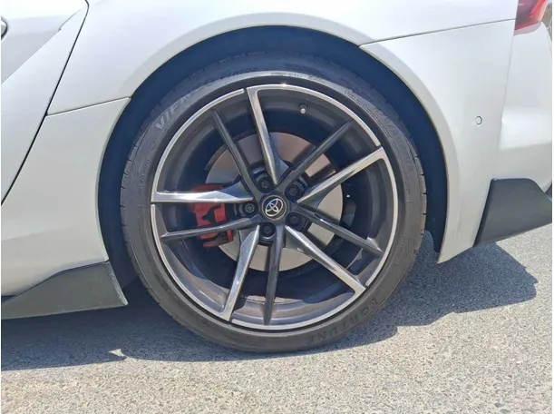 Car image 9