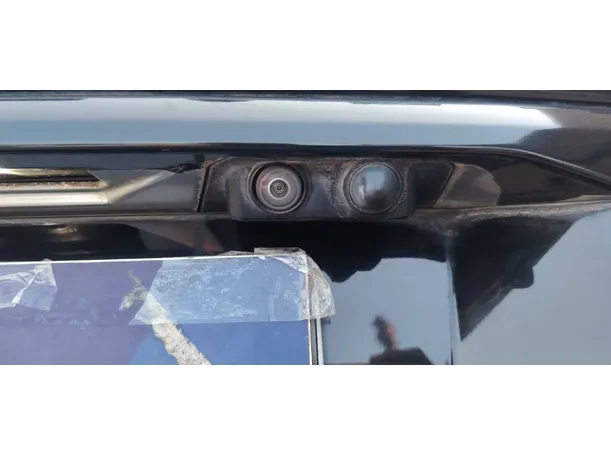 Car image 32