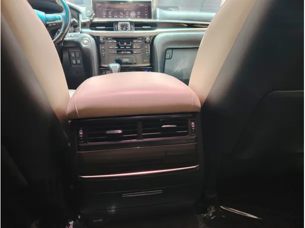 Car image 36