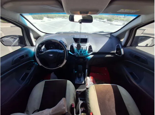 Car image 14