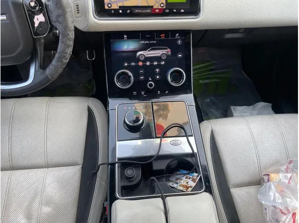 Car image 19