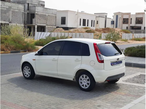 Car image 7
