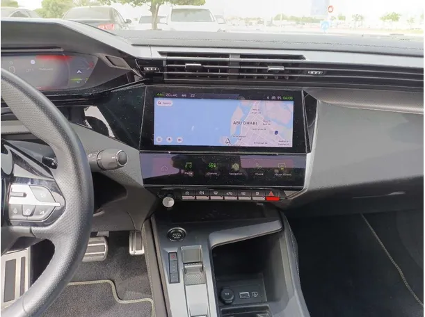 Car image 16