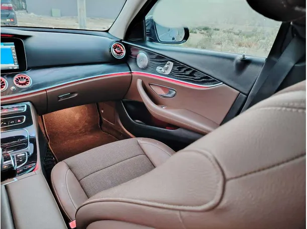 Car image 31