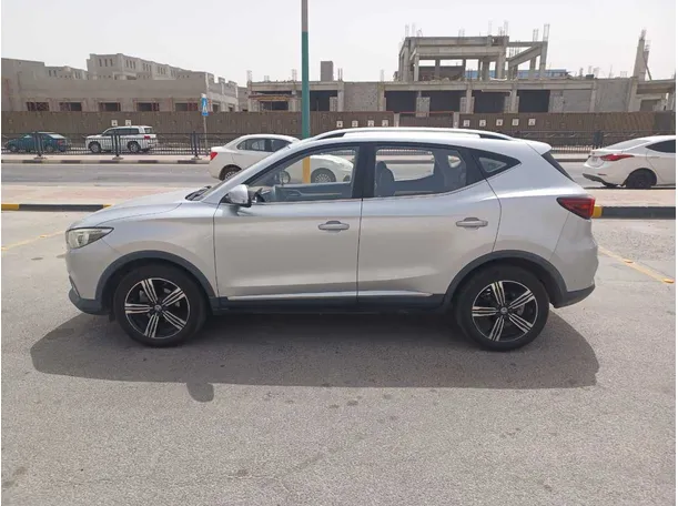 Car image 8