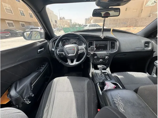 Car image 16