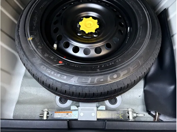 Car image 28