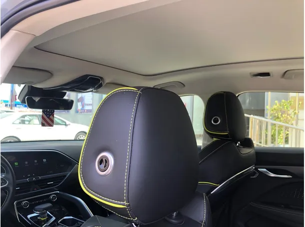 Car image 13