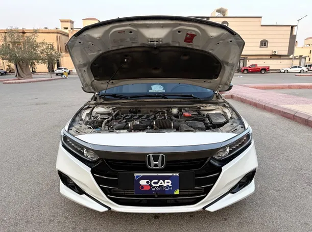 Car image 25