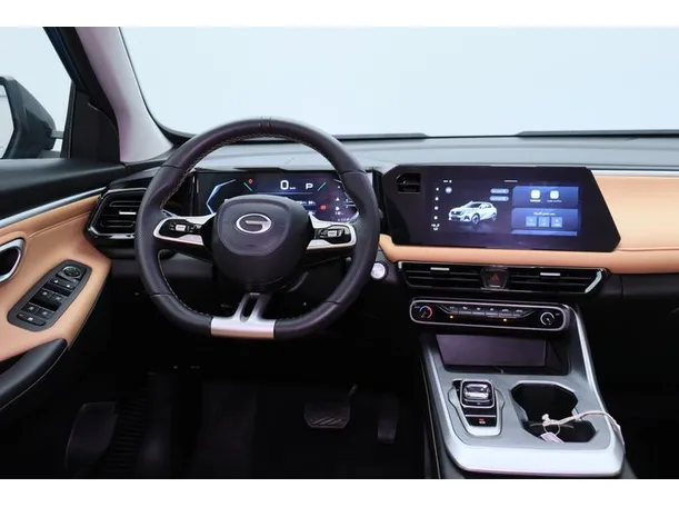 Car image 15