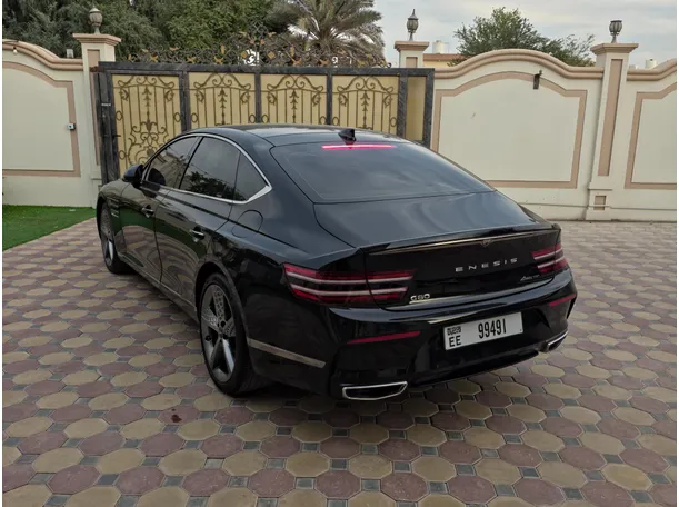Car image 4
