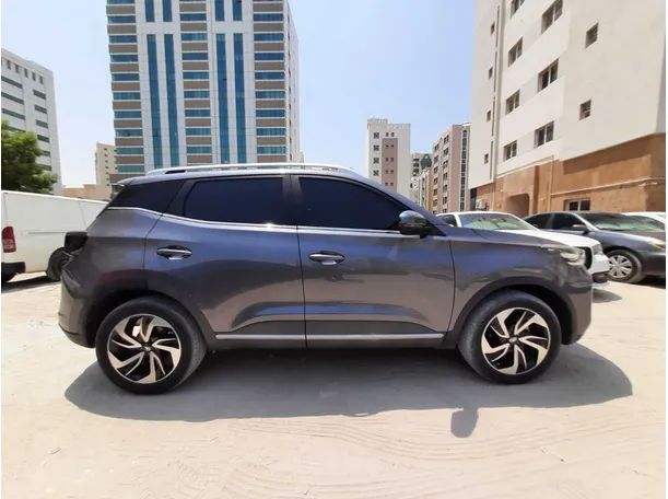 Car image 8