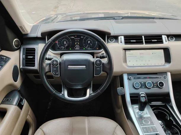 Car image 26