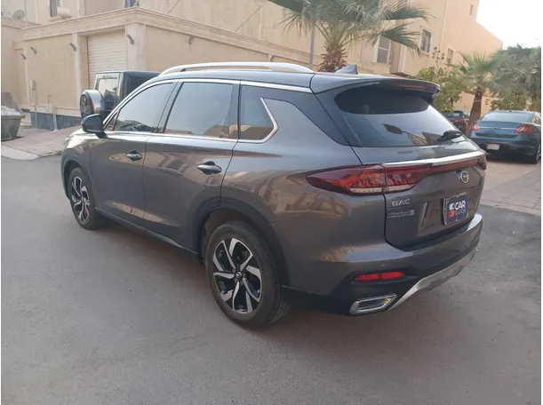 Car image 7