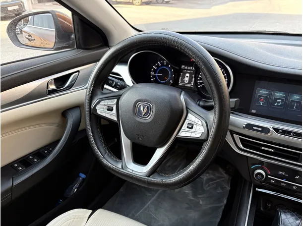 Car image 22