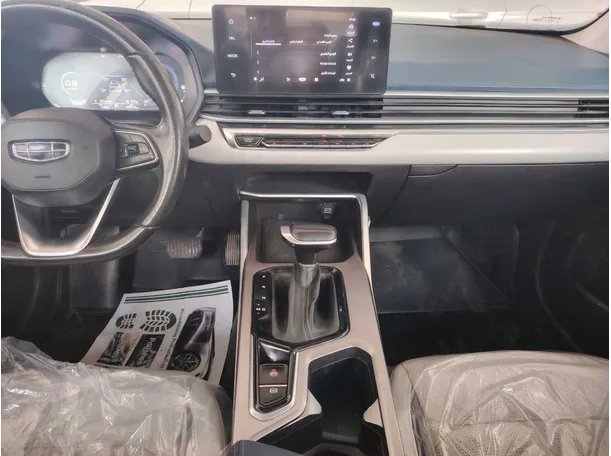 Car image 23
