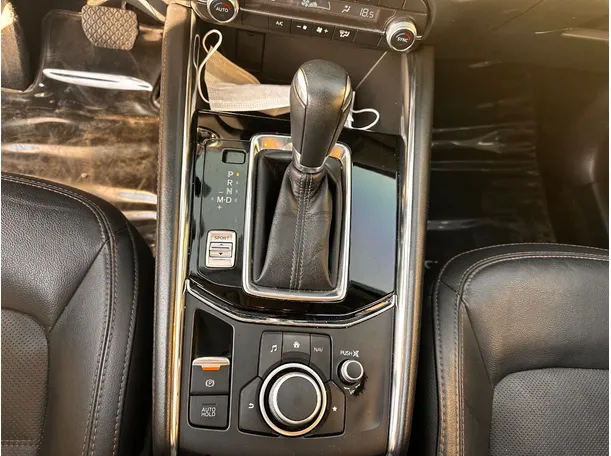 Car image 18