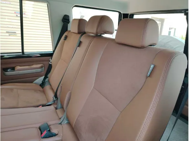 Car image 19