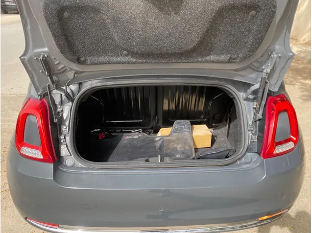 Car image 17