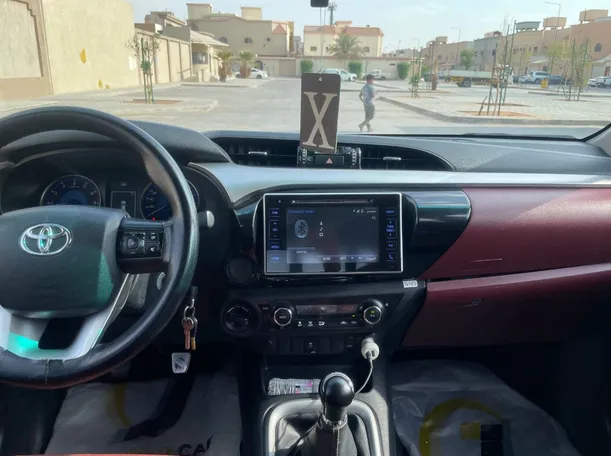 Car image 19