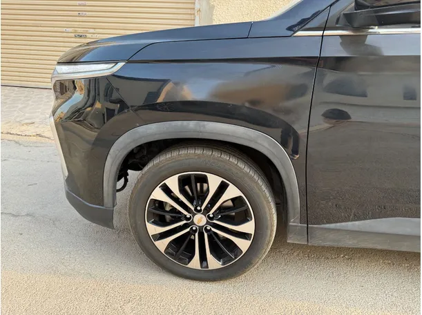 Car image 8
