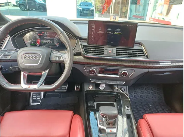 Car image 16