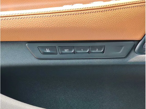 Car image 36