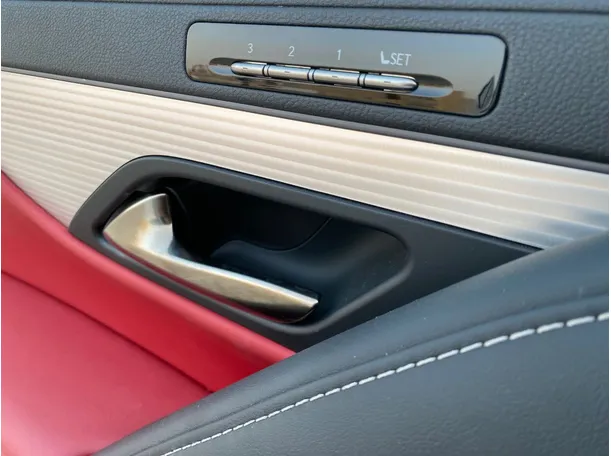 Car image 29