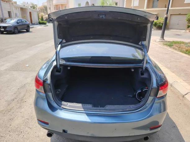 Car image 28