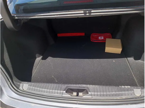 Car image 21