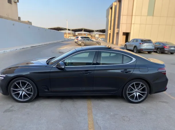 Car image 8