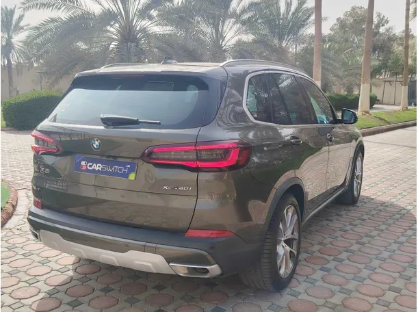 Car image 5