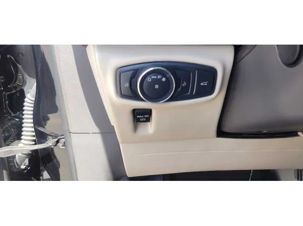 Car image 25