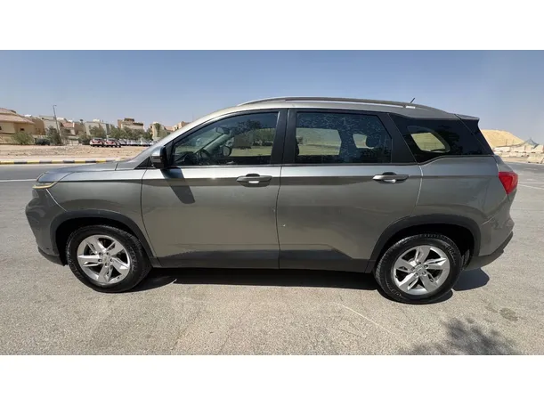Car image 8