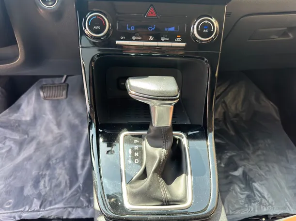 Car image 16