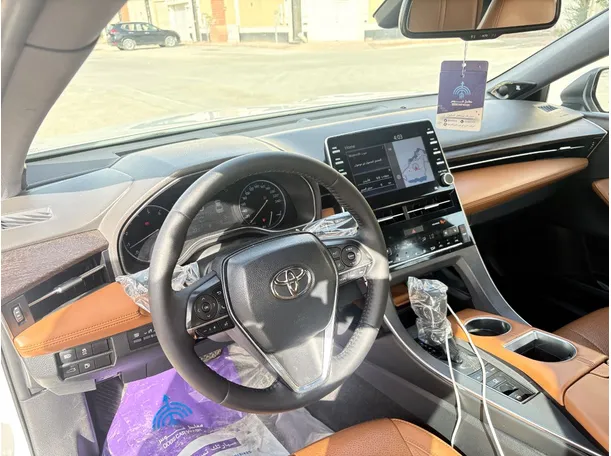Car image 13