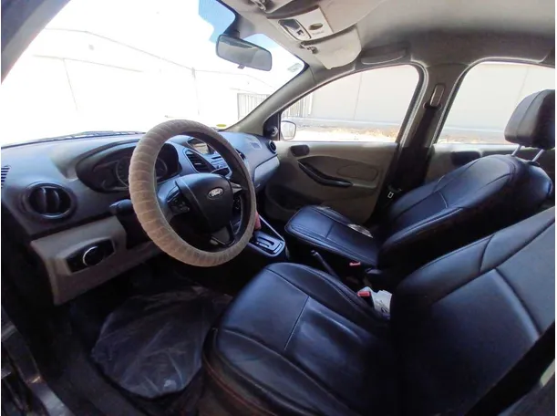Car image 10