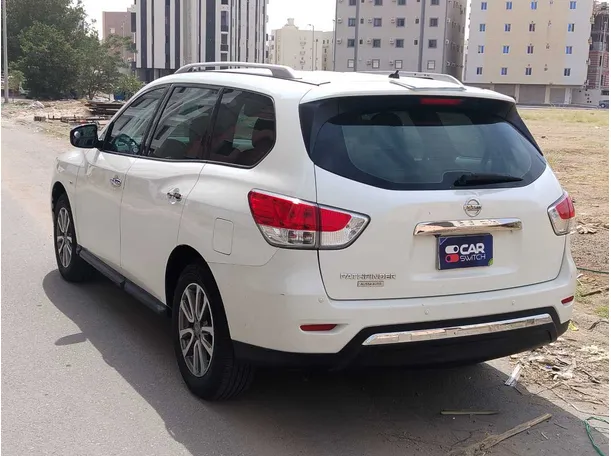 Car image 7