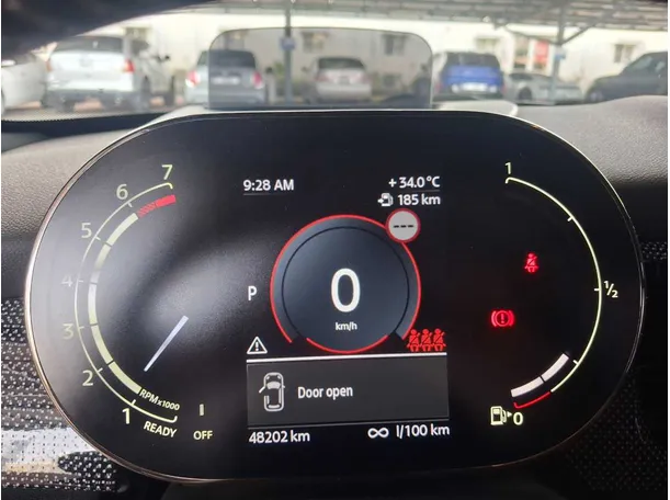 Car image 19