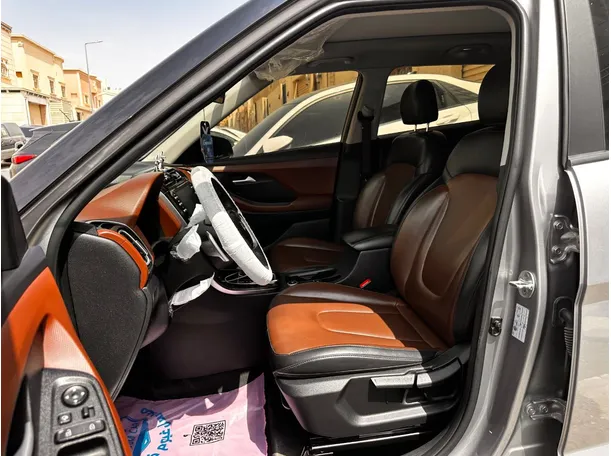 Car image 11