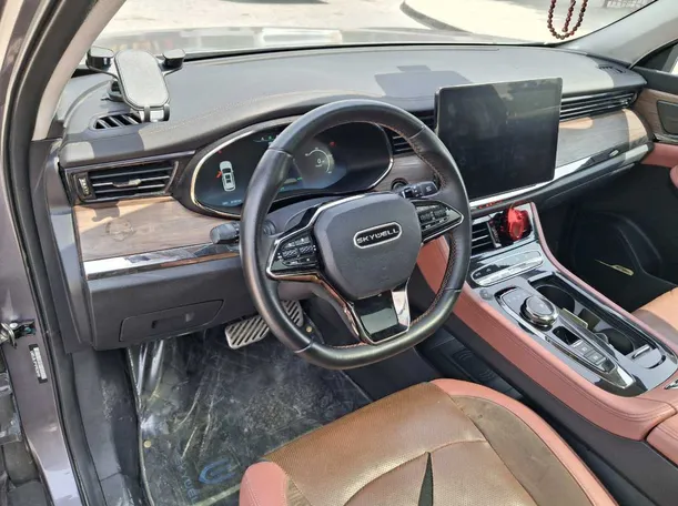Car image 11
