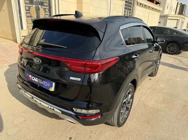 Car image 5