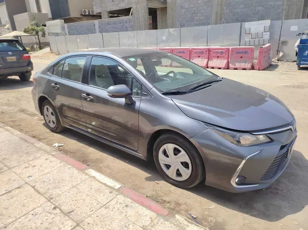 Car image 4