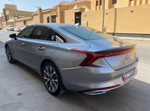 Car image 7