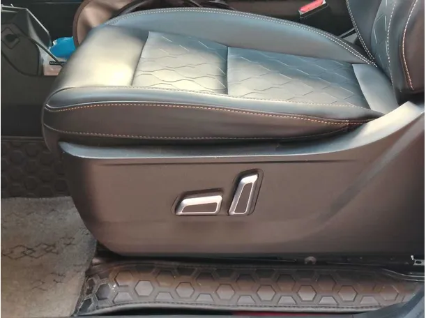 Car image 31