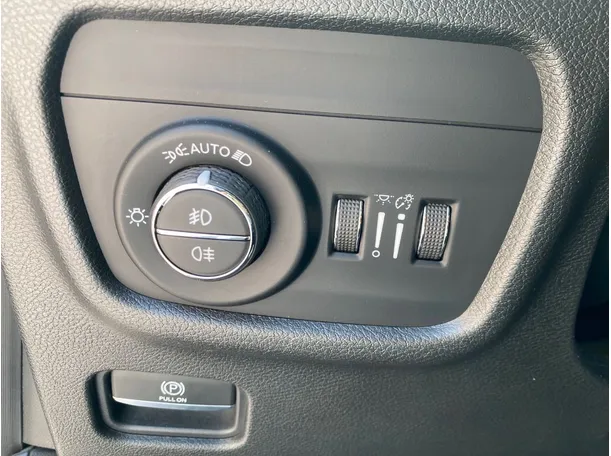 Car image 27