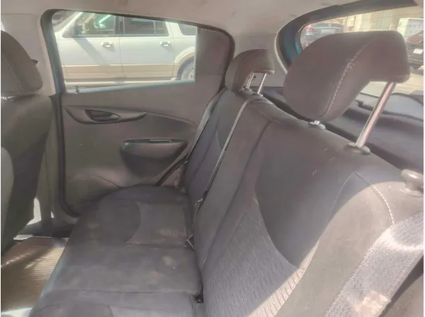 Car image 15