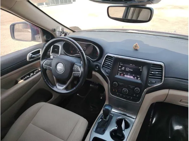 Car image 27