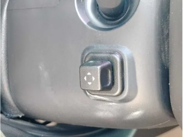 Car image 33